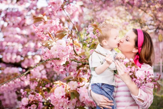 Unser Tomi und ich unter Kirschen - Mama und Kind Fotografie Schweinfurt - Hassfurt - Bamberg - Erlangen