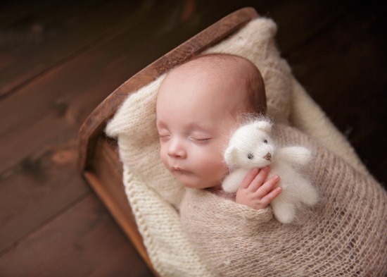 Baby Felix aus Ebern bei seinem ersten Fotoshooting - Babyfotos aus Hassfurt - BabyFotograf Schweinfurt - Bamberg - Würzburg