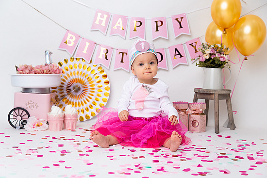 Juchuuu, ich bin 1 Jahr alt! Geburtstagsfotos im Fotostudio Haßfurt.